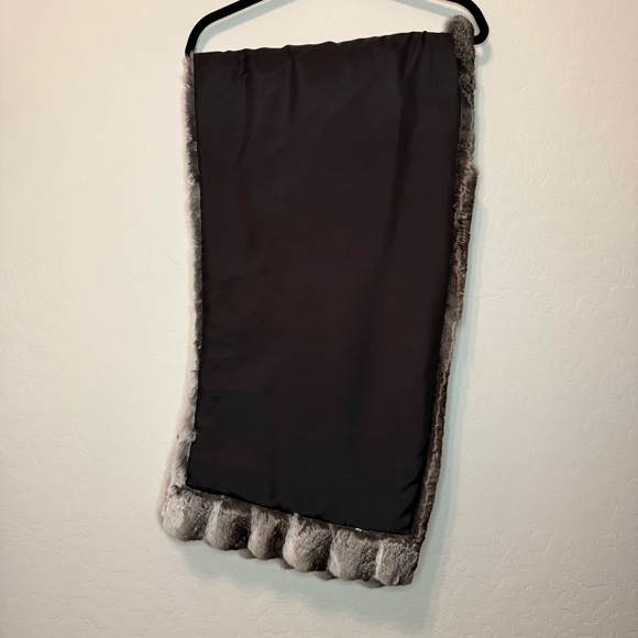 Chinchilla Fur Shawl/Wrap - Picture 3 of 4